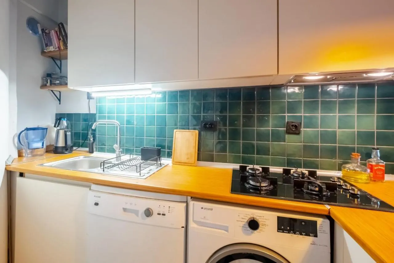 Eclectic Flat Near Metro With Terrace In Kadikoy Apartment Istanbul 0*,