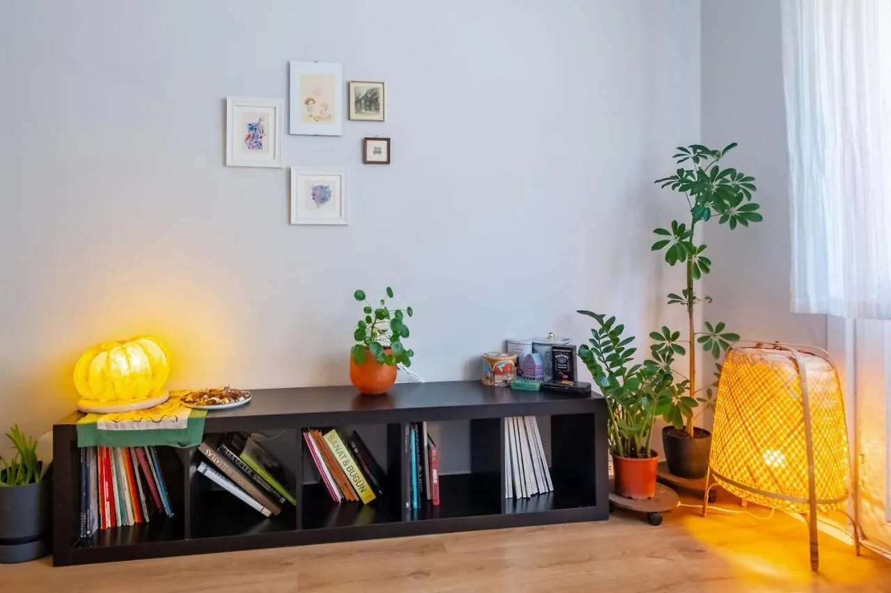 Apartament Eclectic Flat Near Metro With Terrace In Kadikoy Stambuł
