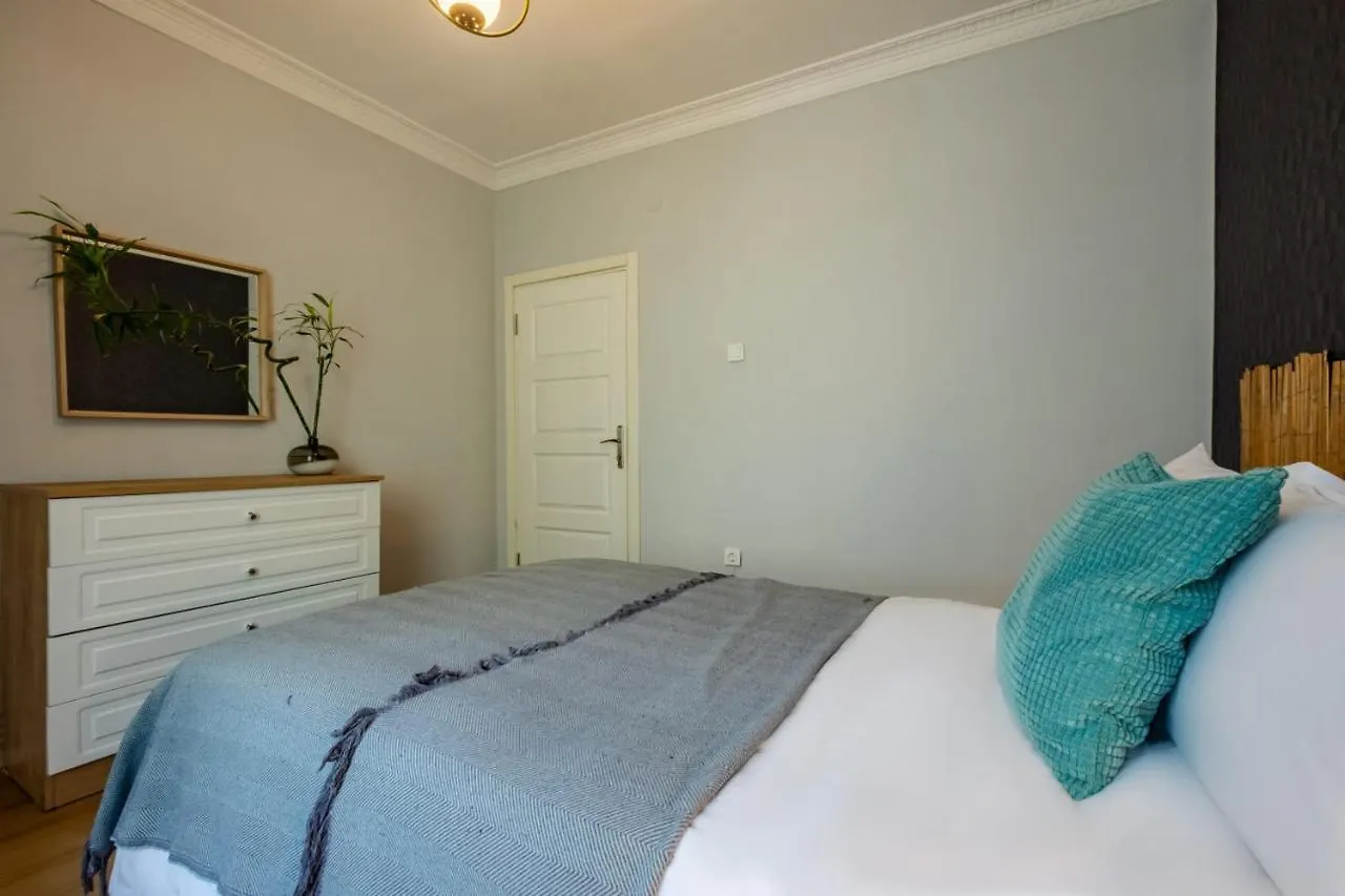 Eclectic Flat Near Metro With Terrace In Kadikoy Apartment Istanbul Turkey