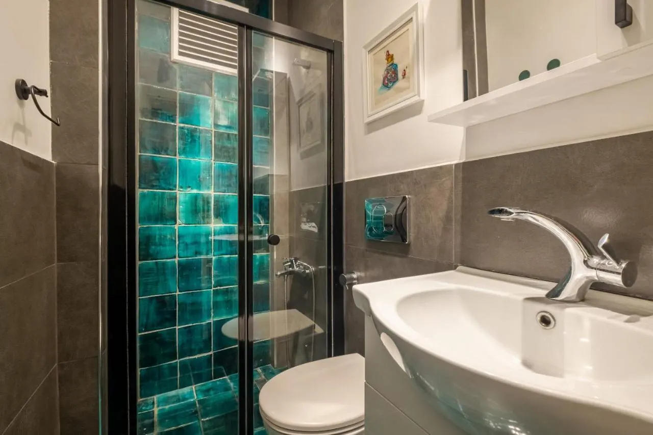 Eclectic Flat Near Metro With Terrace In Kadikoy Apartment Istanbul 0*,